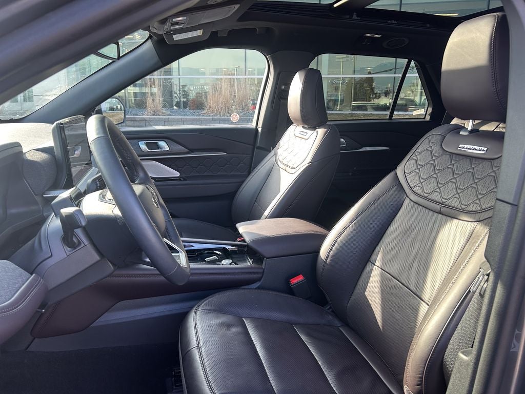 2025 Ford Explorer Platinum