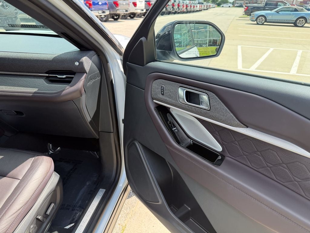 2025 Ford Explorer Platinum