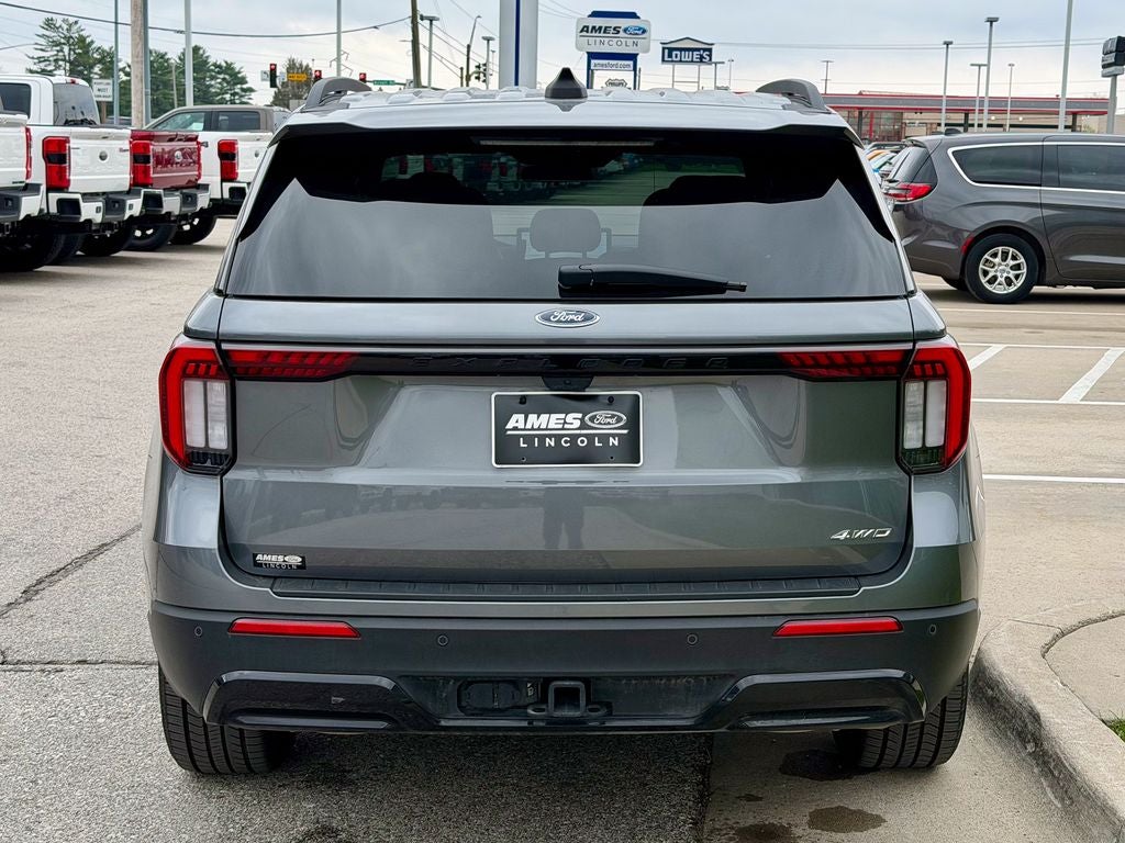 2025 Ford Explorer ST-Line