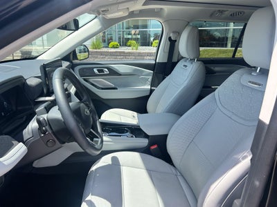 2025 Ford Explorer Platinum