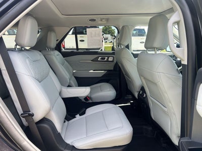 2025 Ford Explorer Platinum