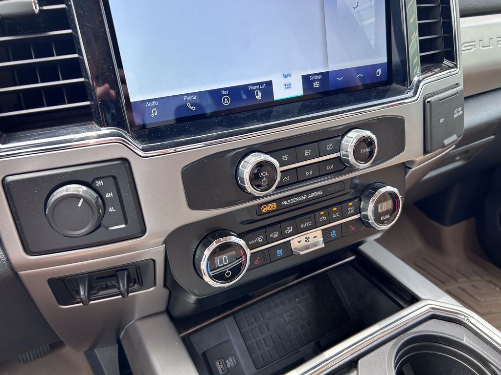 2022 Ford F-350SD Lariat