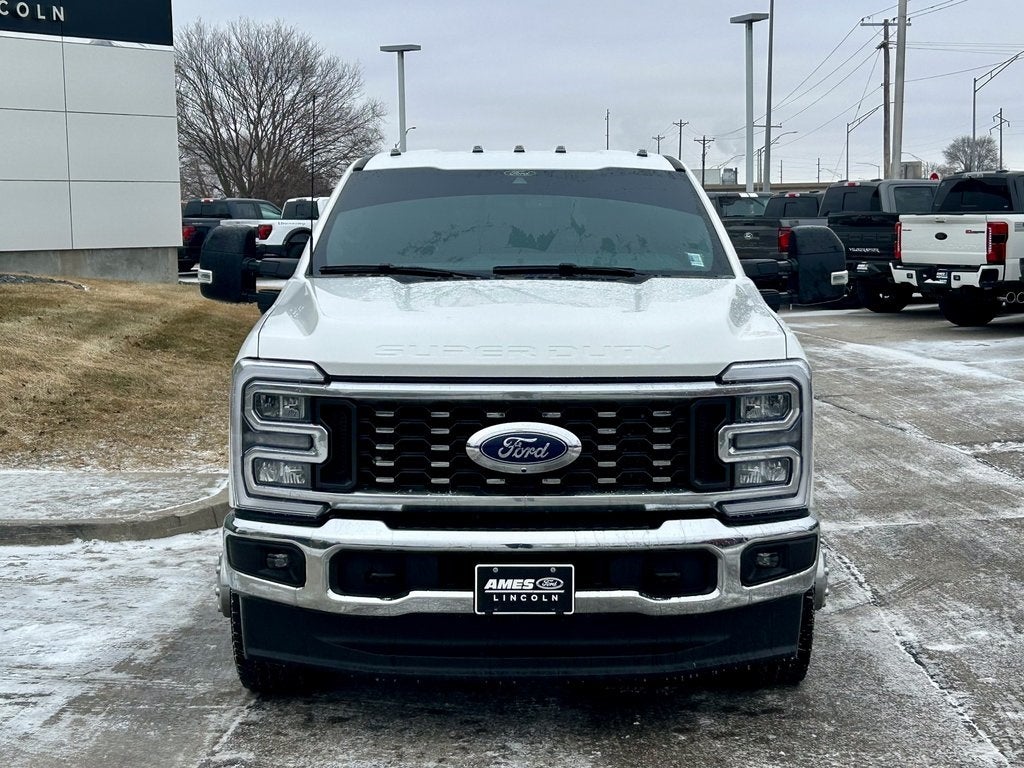 2025 Ford F-350SD Lariat DRW