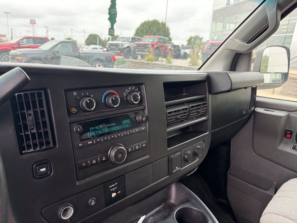 2017 Chevrolet Express 3500 LT Passenger