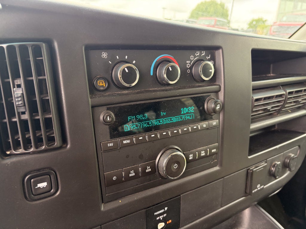 2017 Chevrolet Express 3500 LT Passenger