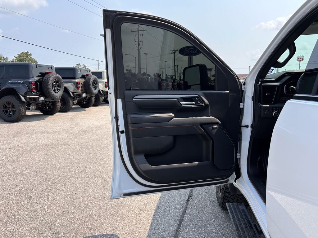 2025 GMC Sierra 2500HD AT4