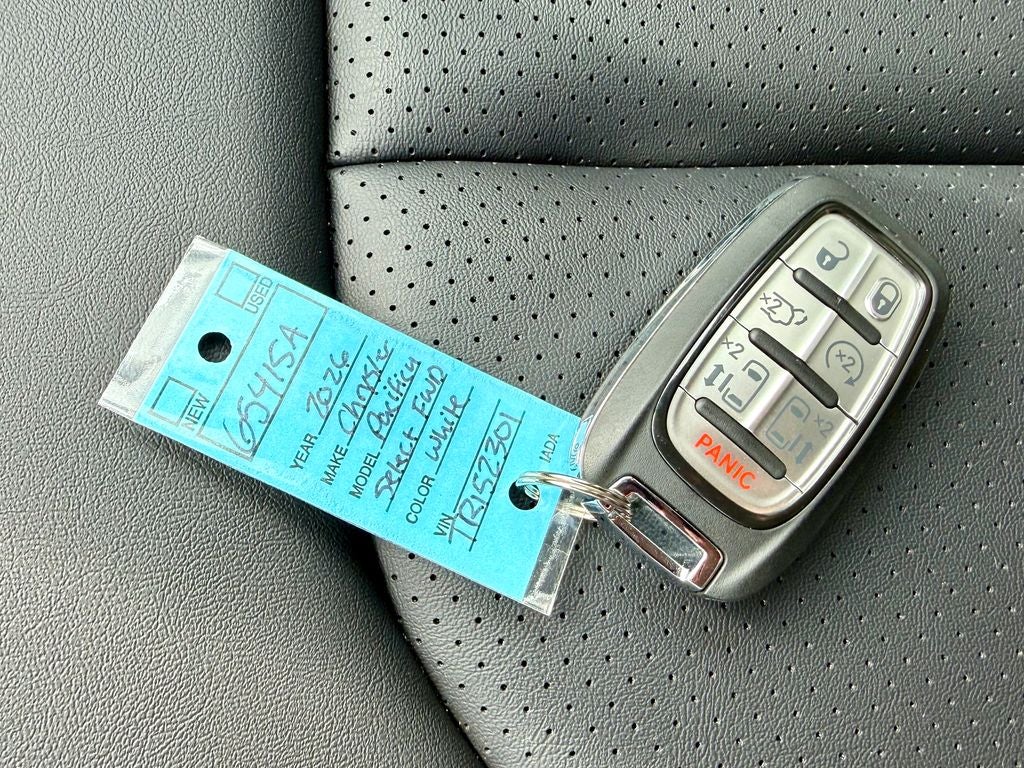 2026 Chrysler Pacifica Select