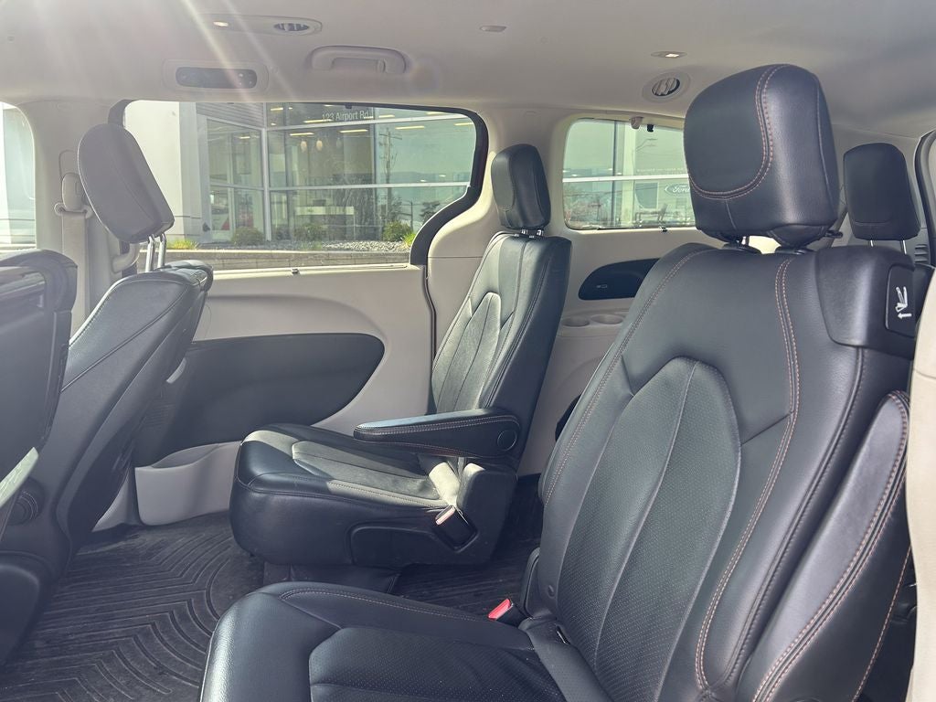 2017 Chrysler Pacifica Touring L Plus