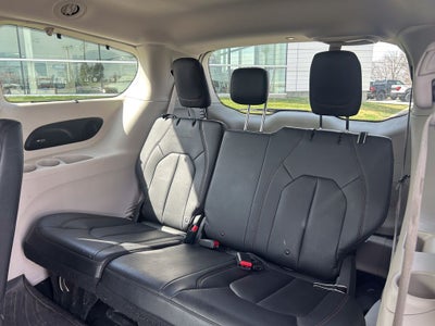 2017 Chrysler Pacifica Touring L Plus