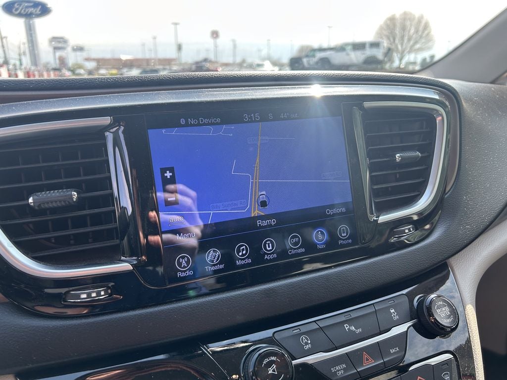 2017 Chrysler Pacifica Touring L Plus