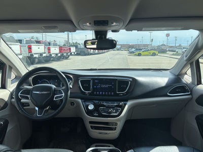 2017 Chrysler Pacifica Touring L Plus