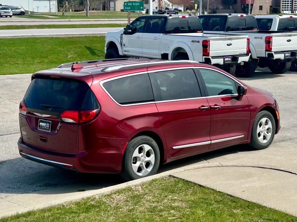 2017 Chrysler Pacifica Touring L Plus