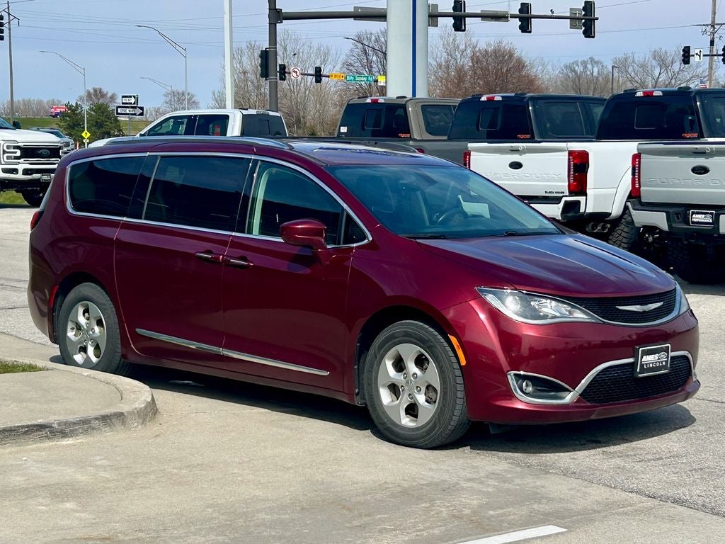 2017 Chrysler Pacifica Touring L Plus