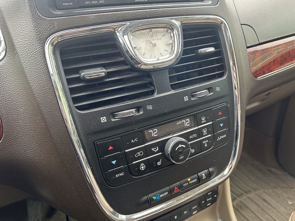 2012 Chrysler Town & Country Limited