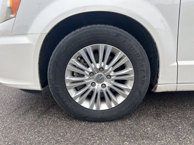 2012 Chrysler Town & Country Limited