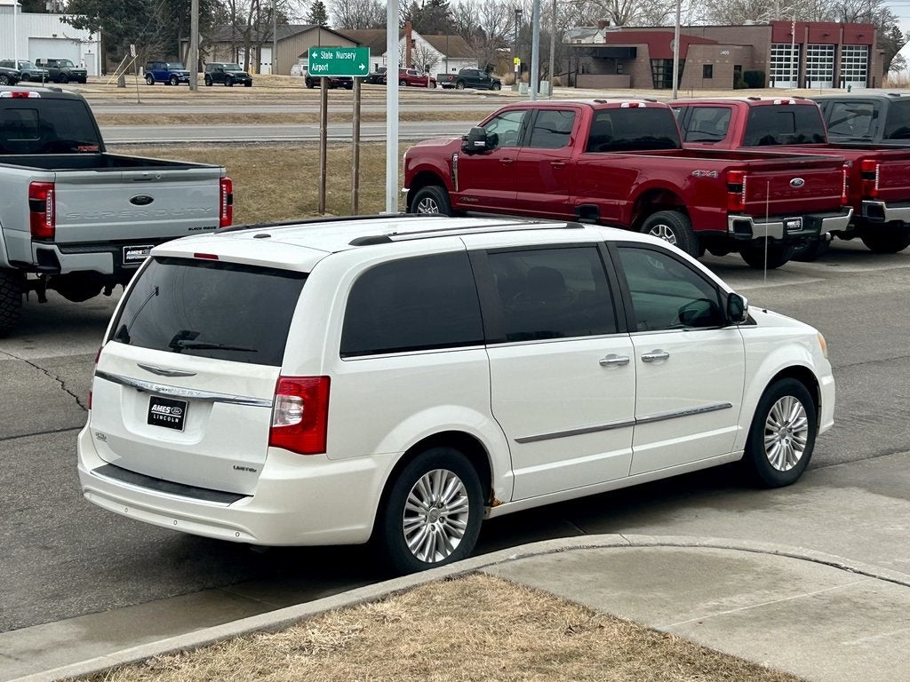 2012 Chrysler Town & Country Limited