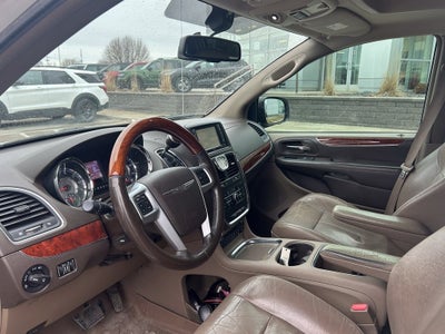 2012 Chrysler Town & Country Limited