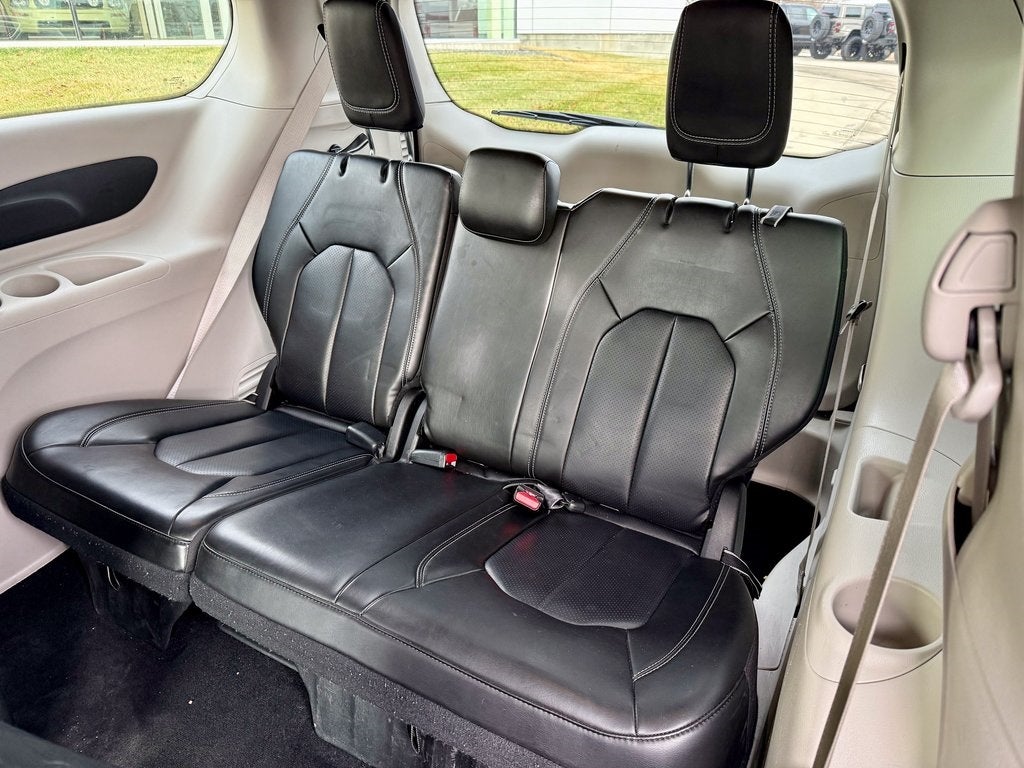 2024 Chrysler Pacifica Hybrid Select