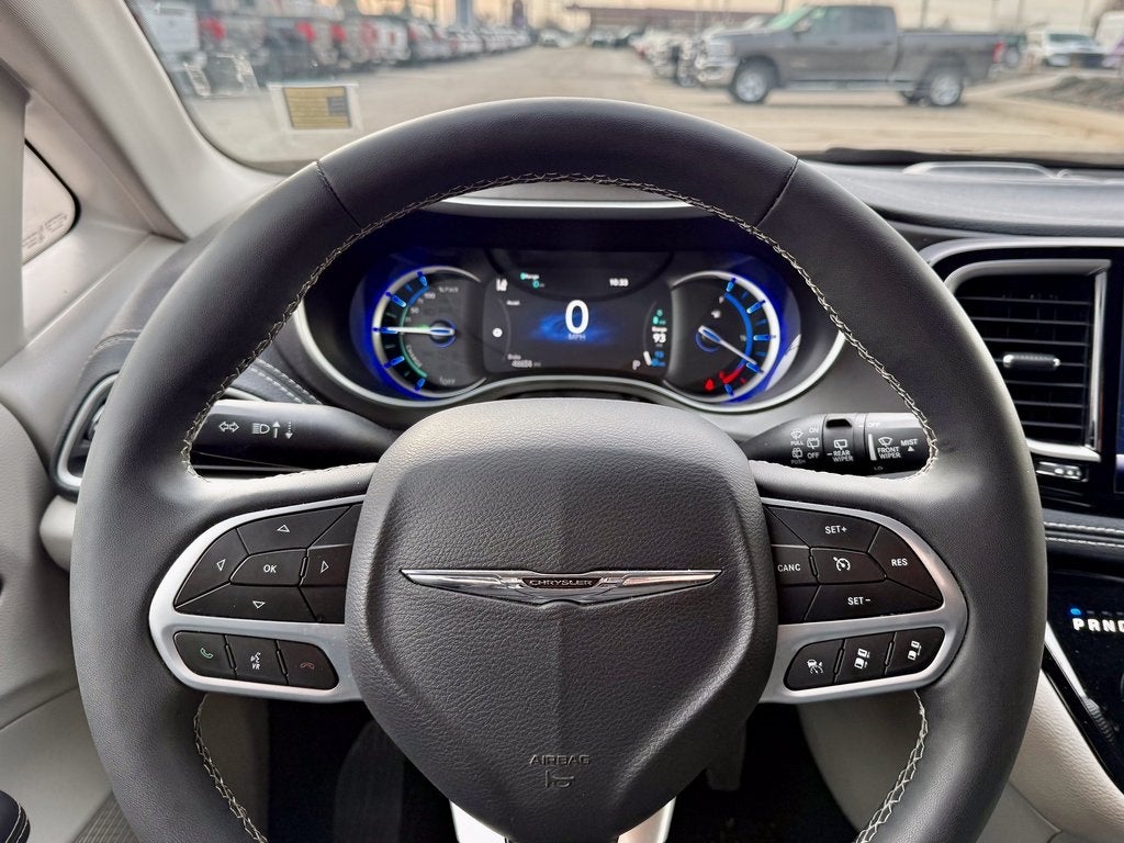 2024 Chrysler Pacifica Hybrid Select