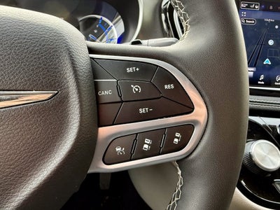 2024 Chrysler Pacifica Hybrid Select