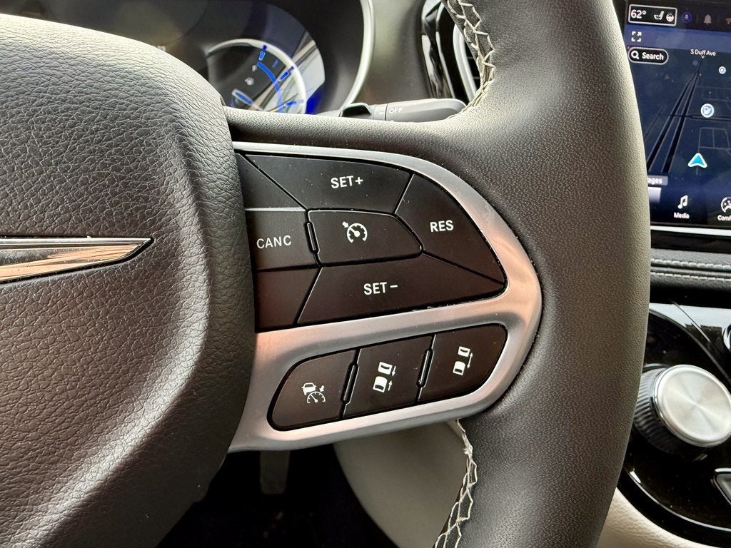 2024 Chrysler Pacifica Hybrid Select