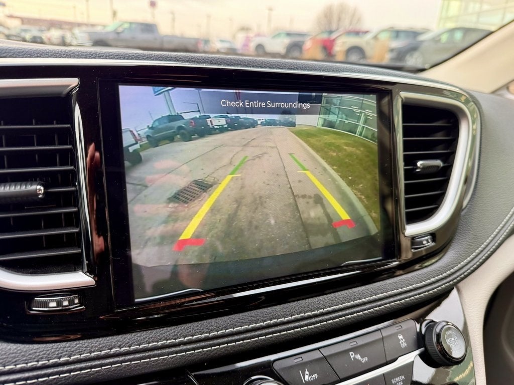 2024 Chrysler Pacifica Hybrid Select