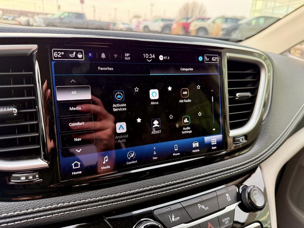 2024 Chrysler Pacifica Hybrid Select