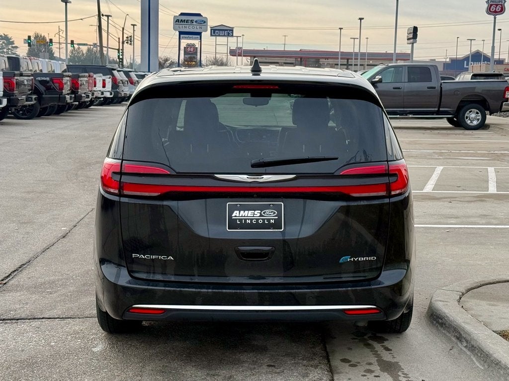 2024 Chrysler Pacifica Hybrid Select