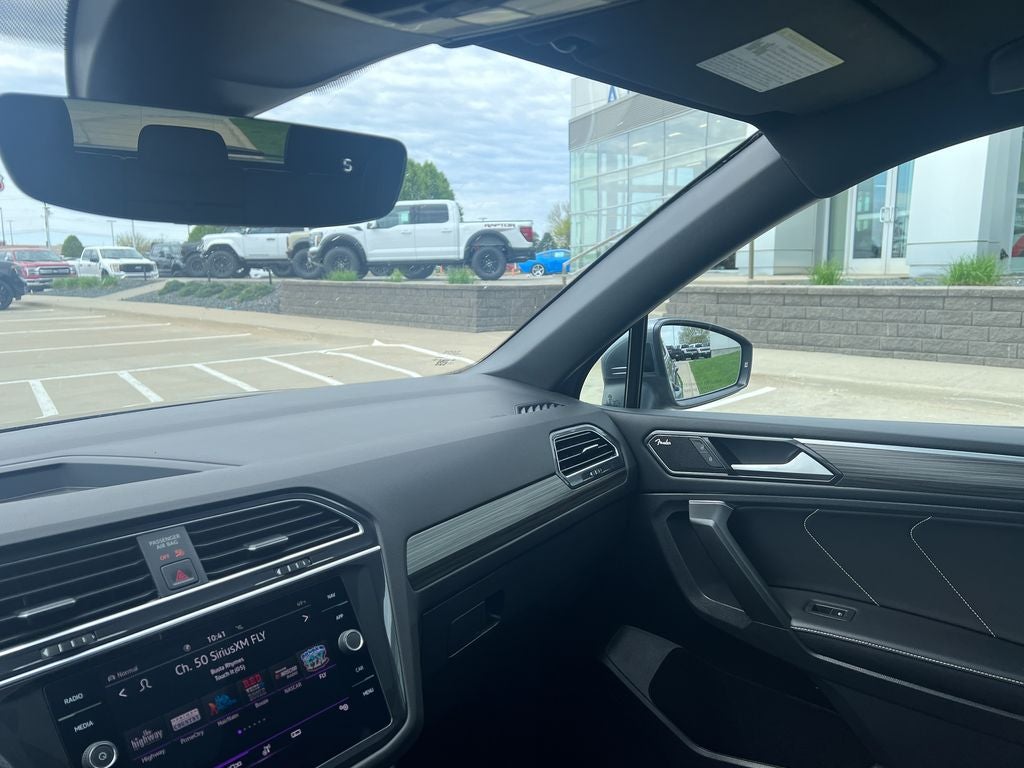2022 Volkswagen Tiguan 2.0T SEL R-Line
