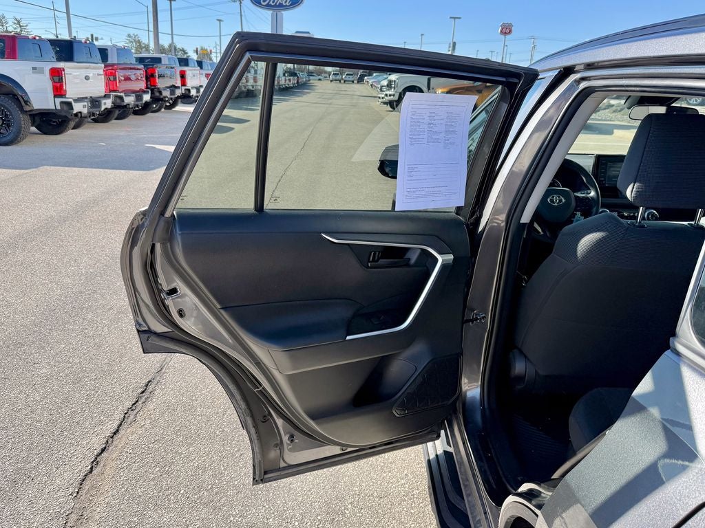 2021 Toyota RAV4 Hybrid LE