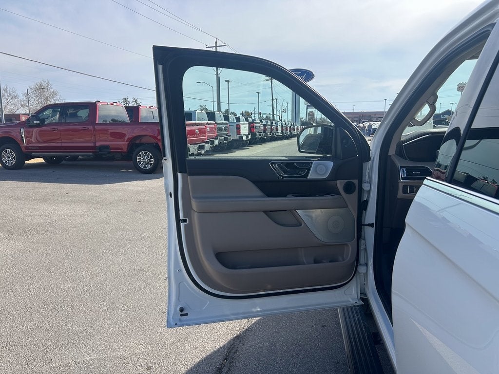 2023 Lincoln Navigator Reserve