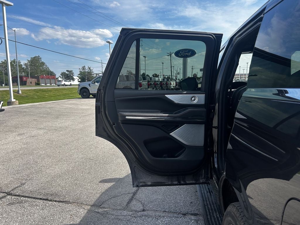 2025 Lincoln Navigator Black Label