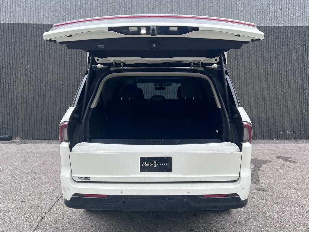 2025 Lincoln Navigator L Reserve