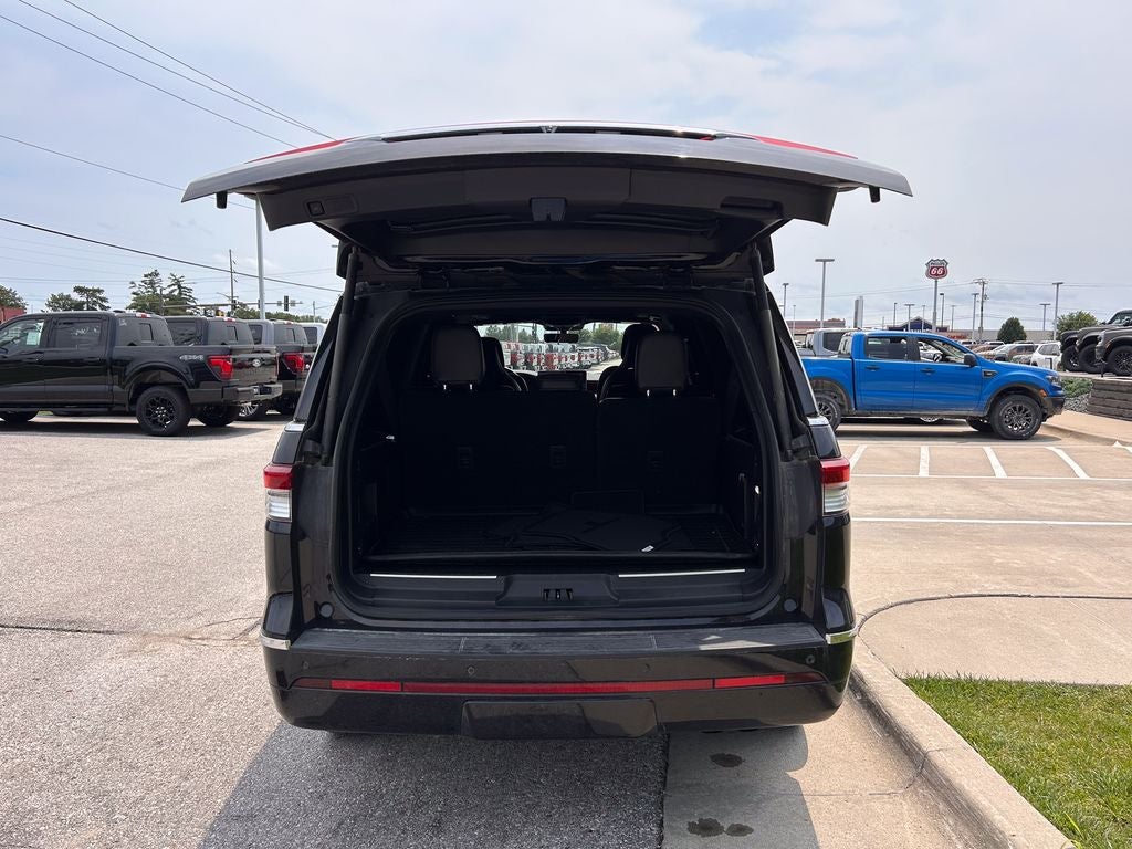 2022 Lincoln Navigator L Reserve