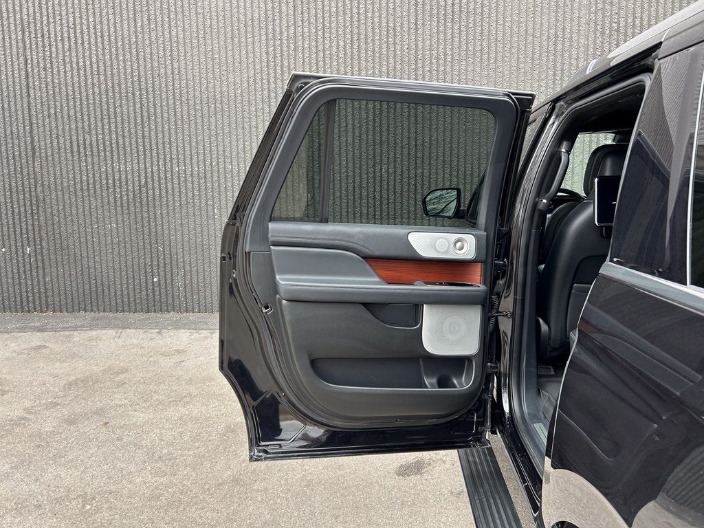 2022 Lincoln Navigator L Reserve