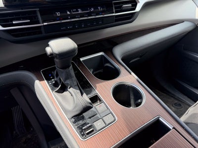2023 Toyota Sienna LE 8 Passenger