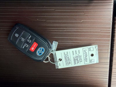 2023 Toyota Sienna LE 8 Passenger
