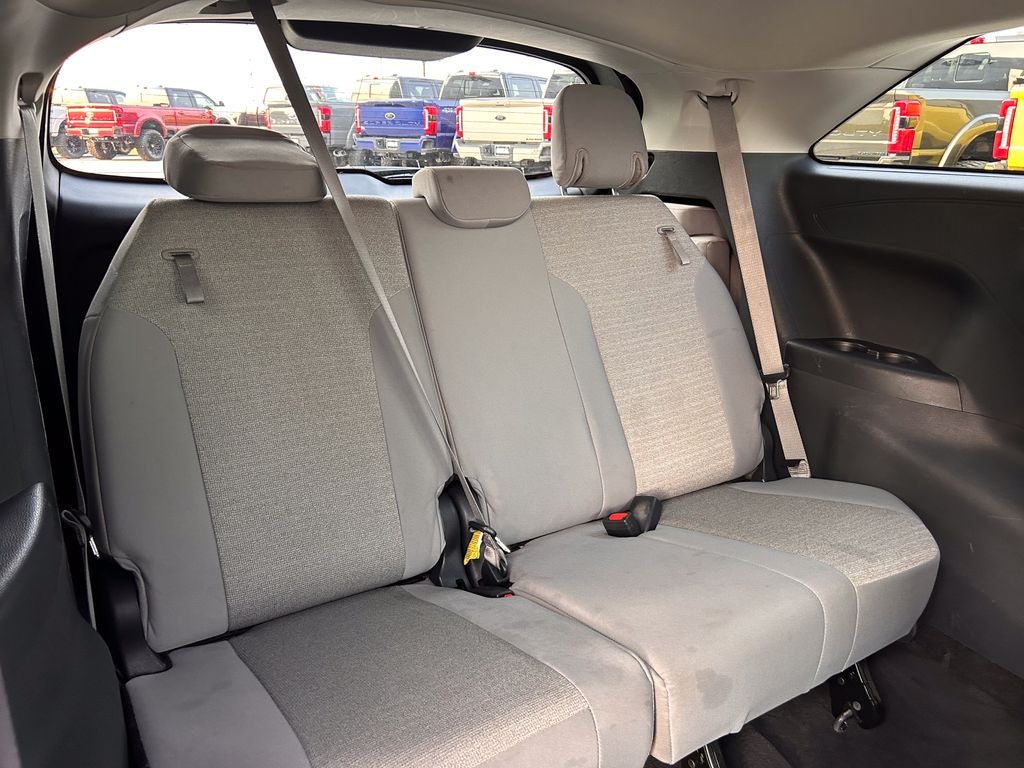 2025 Toyota Sienna LE 8 Passenger