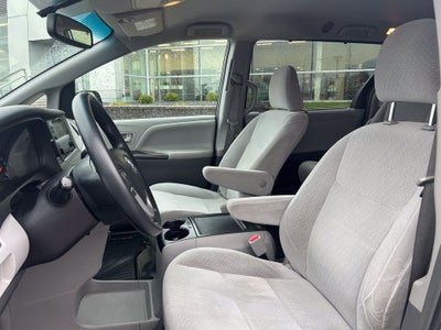 2017 Toyota Sienna LE 8 Passenger