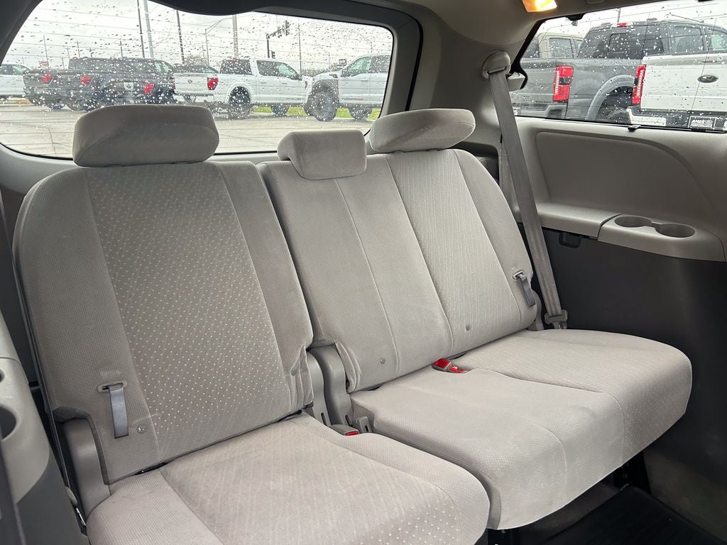 2017 Toyota Sienna LE 8 Passenger