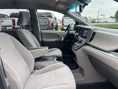 2017 Toyota Sienna LE 8 Passenger