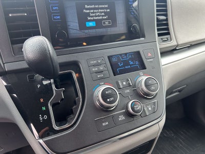 2017 Toyota Sienna LE 8 Passenger