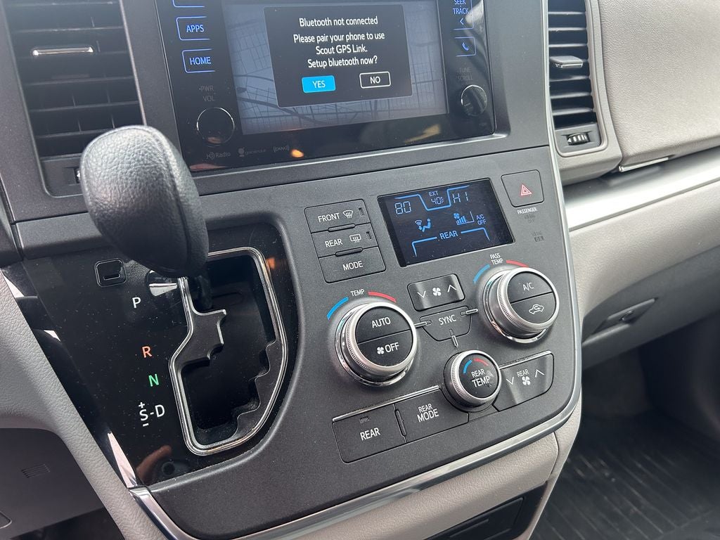 2017 Toyota Sienna LE 8 Passenger