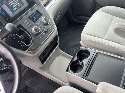 2017 Toyota Sienna LE 8 Passenger