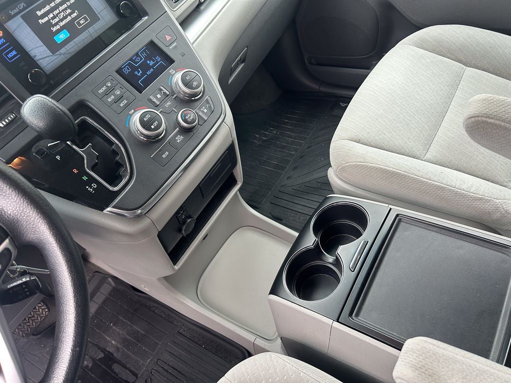 2017 Toyota Sienna LE 8 Passenger