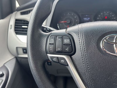 2017 Toyota Sienna LE 8 Passenger