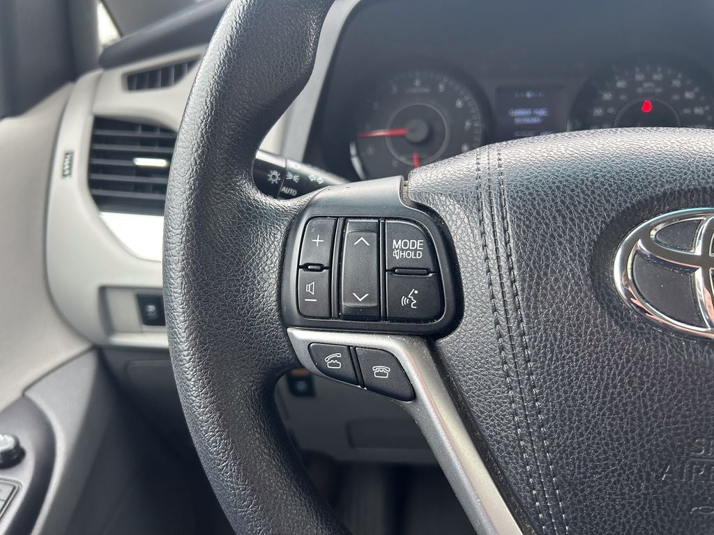 2017 Toyota Sienna LE 8 Passenger