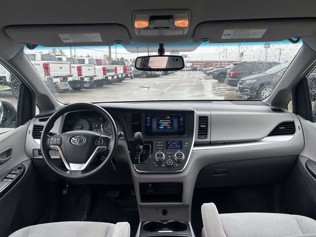 2017 Toyota Sienna LE 8 Passenger