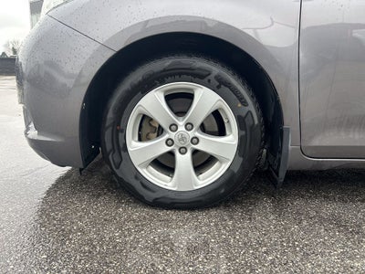 2017 Toyota Sienna LE 8 Passenger