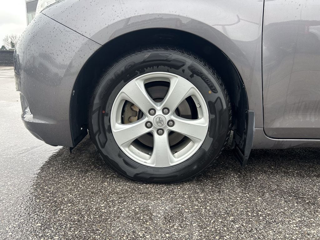 2017 Toyota Sienna LE 8 Passenger